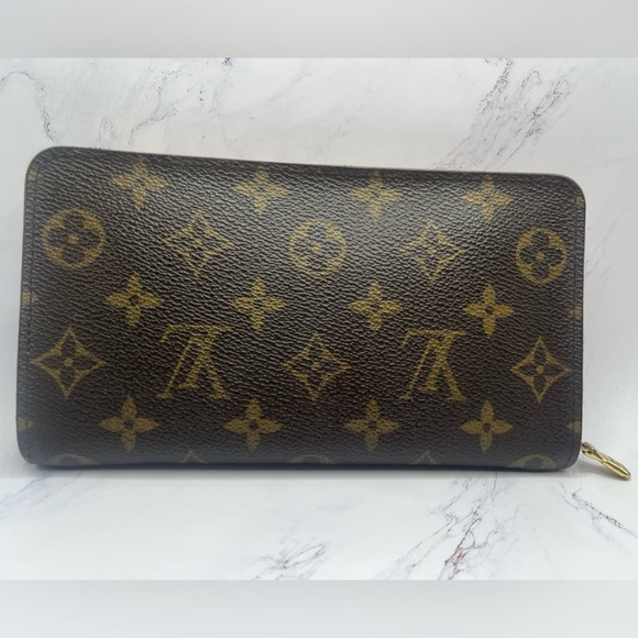 🔥🔥LOUIS VUITTON Zippy Long Wallet Portomone
Vintage Monogram LV - Picture 2 of 16